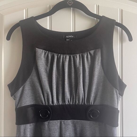 XOXO Gray Sleeveless Tunic/Sheath Mini Dress w/Black Trim & Buttons; SZ M; EUC - Picture 3 of 6